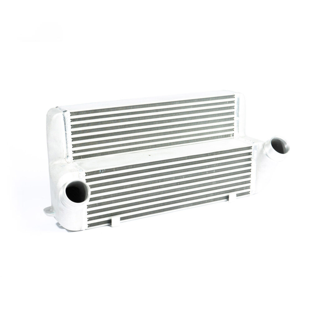 Alternative view of CTS TURBO BMW F30/F31/F34/F36 3 series and 4 series intercooler – Race Core