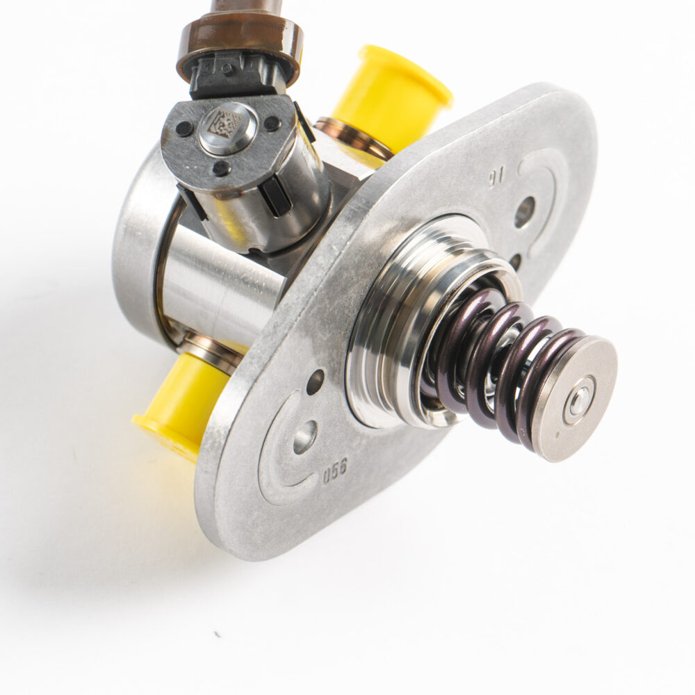 Alternative view of Bosch 0261520520/13518631642 MINI/BMW/Supra B46D/B58TU HPFP