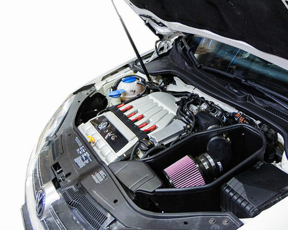 Alternative view of CTS Turbo A3 8P 3.2L Air Intake System