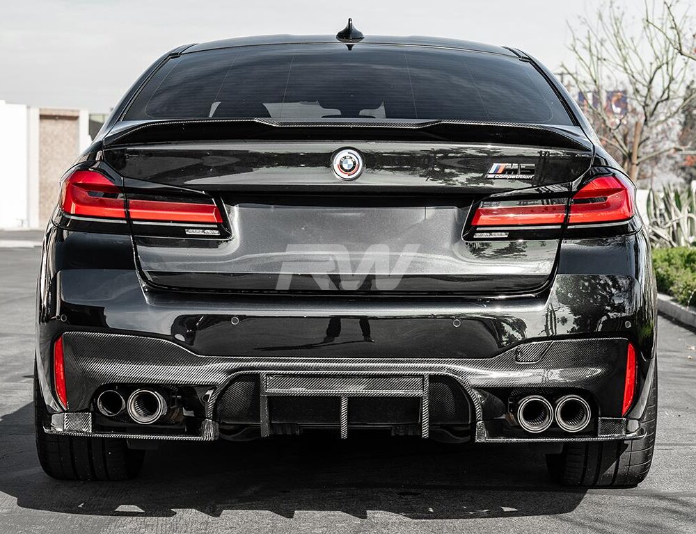 Alternative view of RW Carbon BMW G30 F90 Performance Style CF Trunk Spoiler