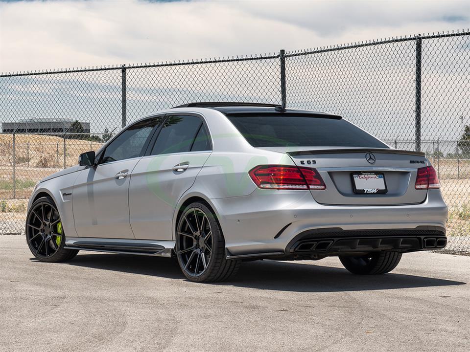 Alternative view of RW Carbon Mercedes W212 E63 14+ CF Rear Bumper Splitters